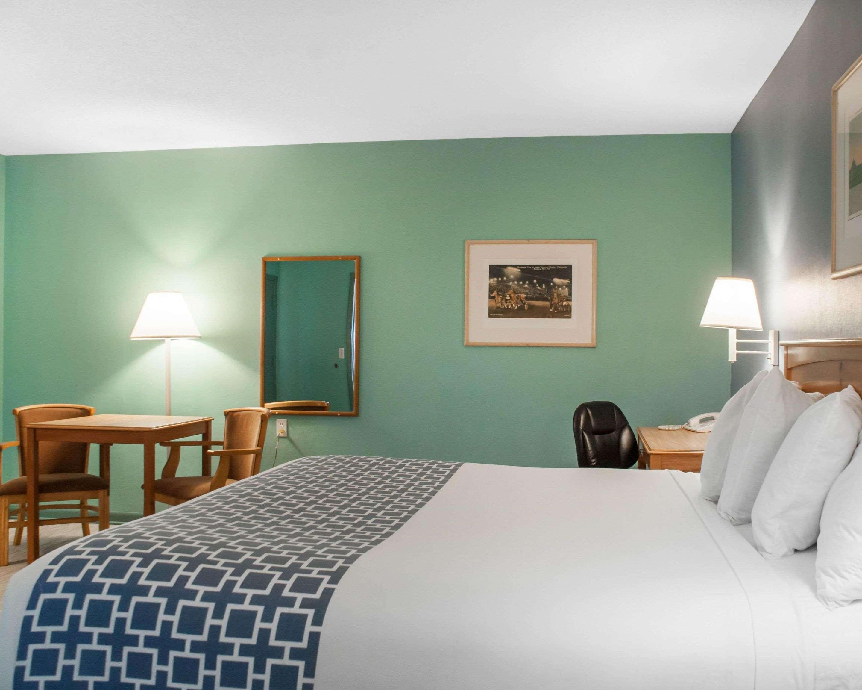 Econo Lodge Buffalo South Blasdell エクステリア 写真