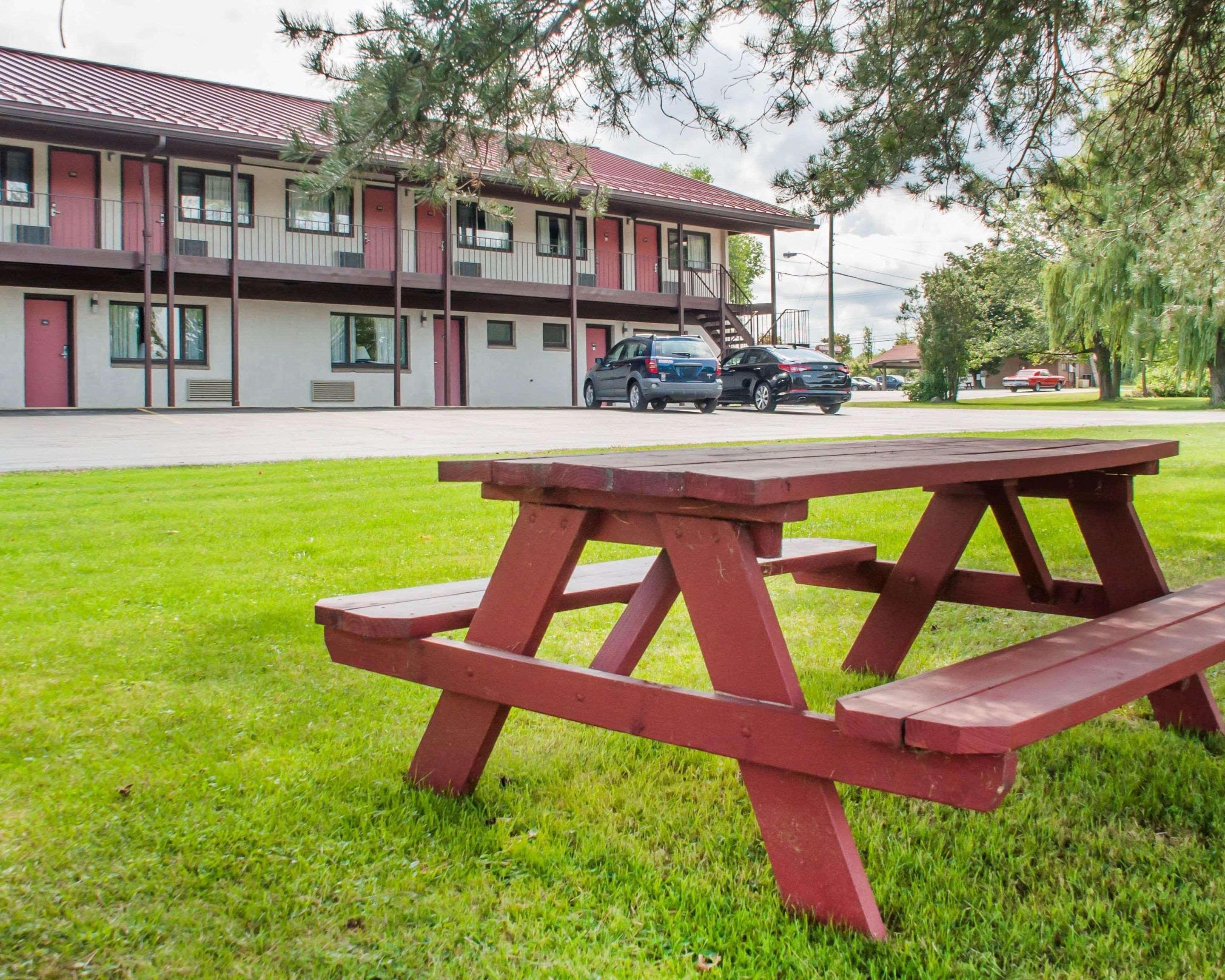 Econo Lodge Buffalo South Blasdell エクステリア 写真
