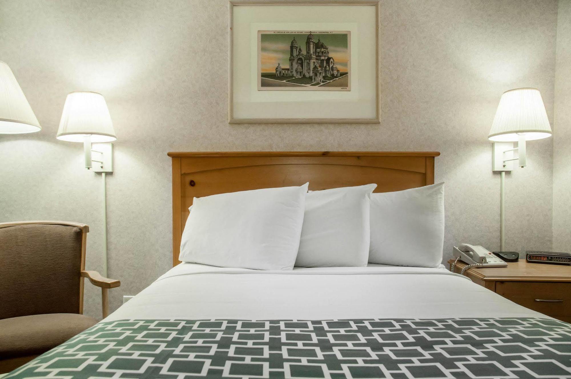 Econo Lodge Buffalo South Blasdell エクステリア 写真