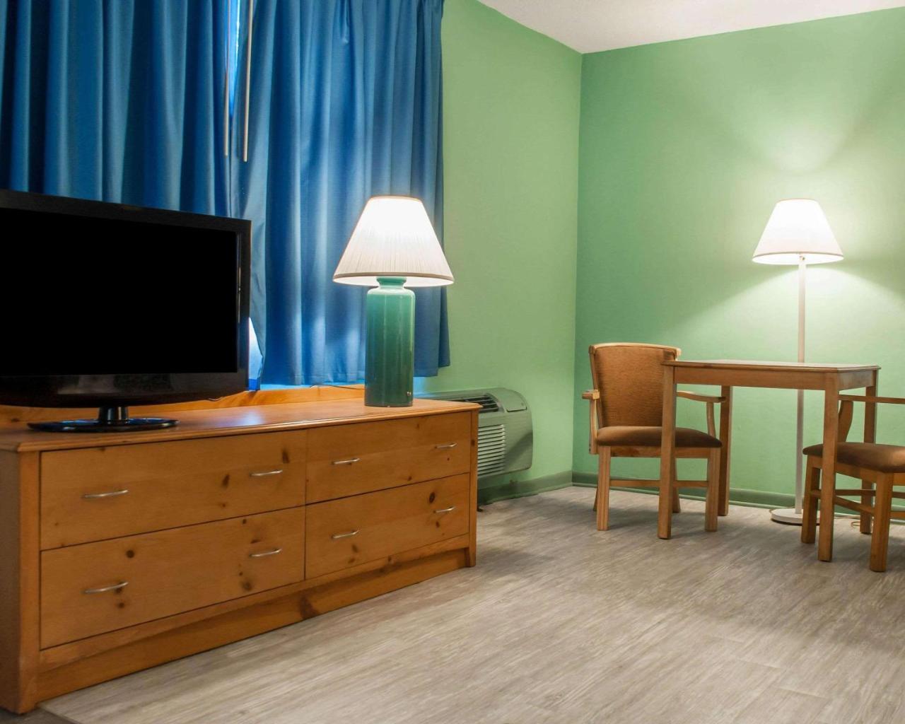 Econo Lodge Buffalo South Blasdell エクステリア 写真